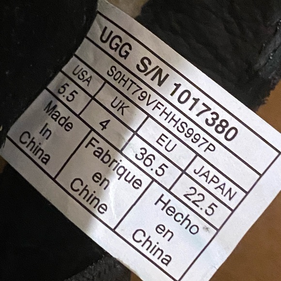 UGG Women's Azaria Winter Boot Duck Boot Black Size 5.5 - Picture 6 of 6